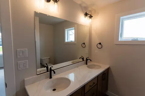 Bath - N9222 Anton Street, Appleton, WI 54915 photo 1 of 5