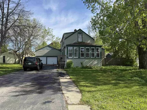 316 Oxford Ave, Oshkosh, WI 54901
