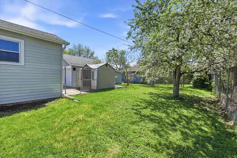 Exterior - 125 E Coolidge Ave, Appleton, WI 54915 photo 2 of 4
