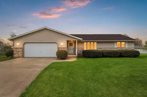2152 Skyview St, Green Bay, WI 54311