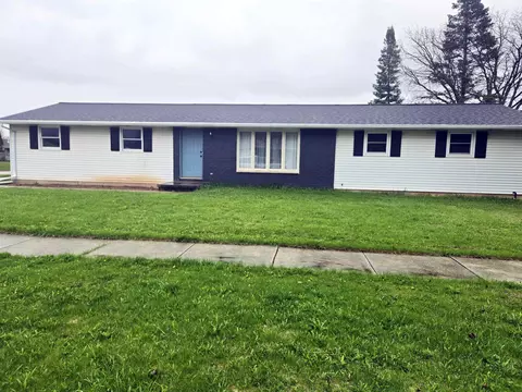 1237 Robin St, De Pere, WI 54115