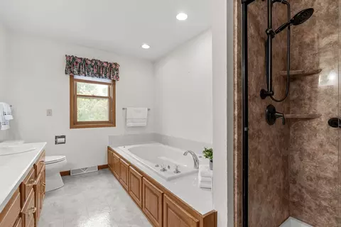 Bath - 2108 S Matthias St, Appleton, WI 54915 photo 1 of 10
