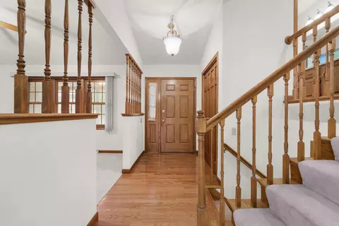 Entry Way - 2108 S Matthias St, Appleton, WI 54915 photo 1 of 3