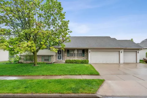 Exterior - 2108 S Matthias St, Appleton, WI 54915 photo 11 of 12