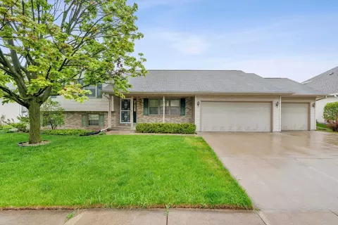 Exterior - 2108 S Matthias St, Appleton, WI 54915 photo 4 of 12