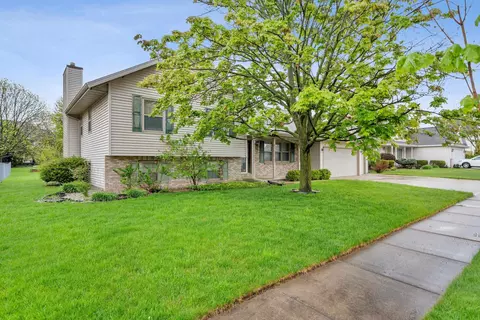Exterior - 2108 S Matthias St, Appleton, WI 54915 photo 5 of 12