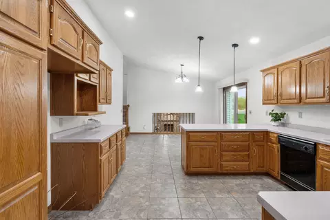Kitchen - 2108 S Matthias St, Appleton, WI 54915 photo 4 of 5