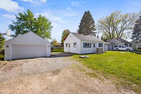 Exterior - 2717 W Heather Ave, Appleton, WI 54914 photo 2 of 7