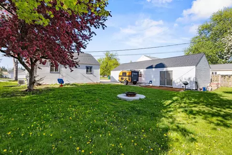 Exterior - 2717 W Heather Ave, Appleton, WI 54914 photo 7 of 7