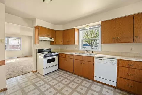 Kitchen - 1906 W Pine St, Appleton, WI 54914 photo 2 of 3