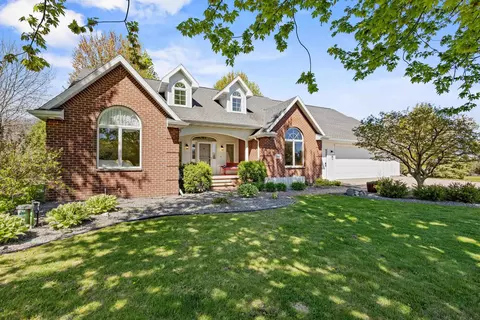 8045 Saquaro Ct, Neenah, WI 54956