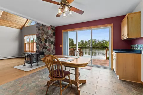 Dining - 728 E River Dr, Omro, WI 54963 photo 2 of 2