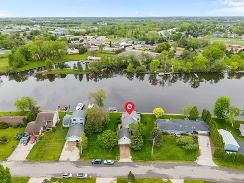 View/Area - 728 E River Dr, Omro, WI 54963 photo 5 of 8