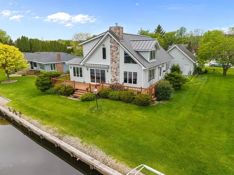View/Area - 728 E River Dr, Omro, WI 54963 photo 2 of 8