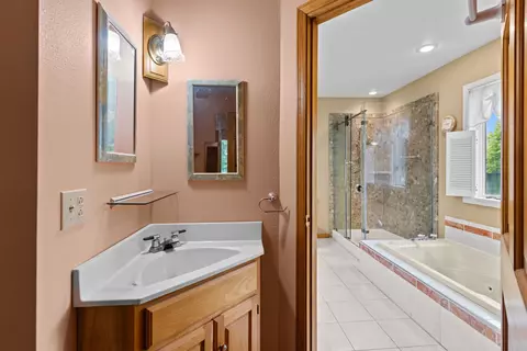 Bath - 728 E River Dr, Omro, WI 54963 photo 1 of 5