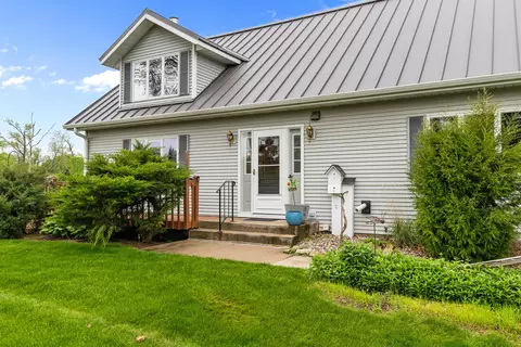 Exterior - 728 E River Dr, Omro, WI 54963 photo 1 of 9