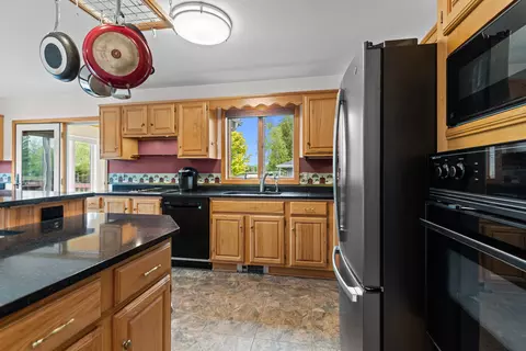Kitchen - 728 E River Dr, Omro, WI 54963 photo 4 of 6