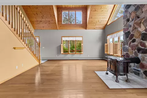 Living - 728 E River Dr, Omro, WI 54963 photo 4 of 8