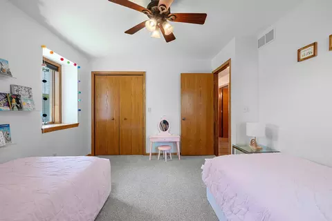 Bedroom - 233 Burning Tree Ct, Wrightstown, WI 54180 photo 4 of 10