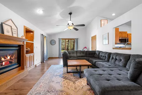 Living - 233 Burning Tree Ct, Wrightstown, WI 54180 photo 3 of 4