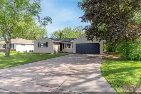 184 Plummer Ct, Neenah, WI 54956