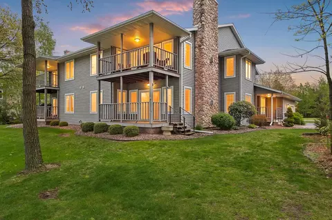 5307 Sunset Bluff Dr #A, Green Bay, WI 54311