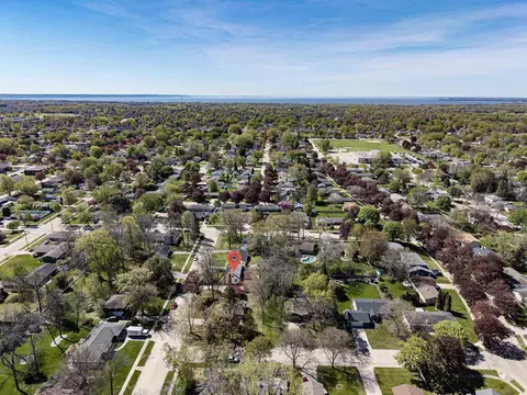 View/Area - 2207 S Gladys Ave, Appleton, WI 54915 photo 10 of 13