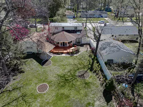 View/Area - 2207 S Gladys Ave, Appleton, WI 54915 photo 8 of 13
