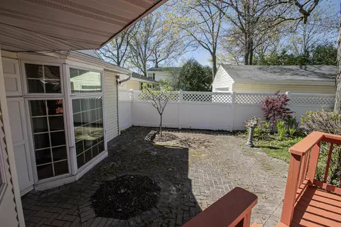 Exterior - 2207 S Gladys Ave, Appleton, WI 54915 photo 7 of 12