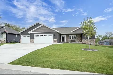 2128 Clover Field Dr, Suamico, WI 54313