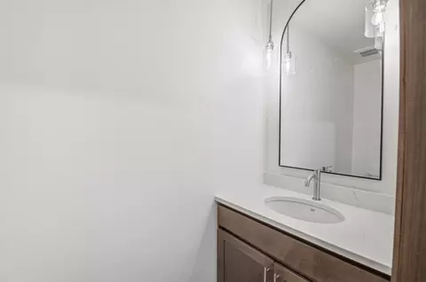 Bath - 569 Emerald Isle Ct, Wrightstown, WI 54180 photo 3 of 3