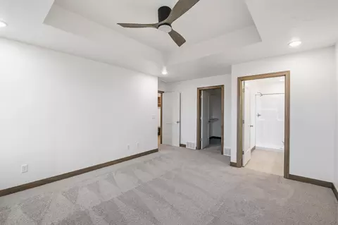Bedroom - 569 Emerald Isle Ct, Wrightstown, WI 54180 photo 2 of 7
