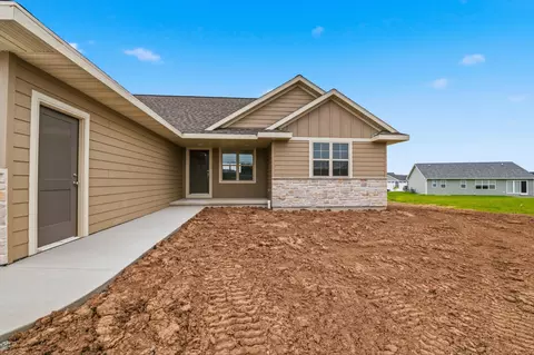 Exterior - 569 Emerald Isle Ct, Wrightstown, WI 54180 photo 3 of 6