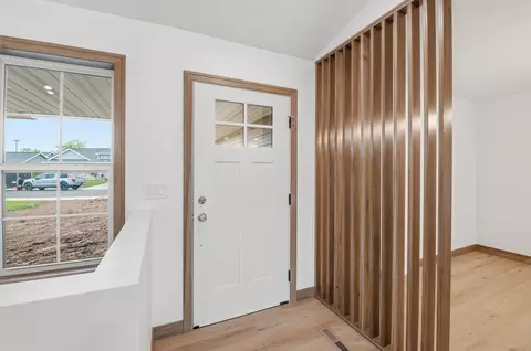 Entry Way - 569 Emerald Isle Ct, Wrightstown, WI 54180 photo 1 of 3