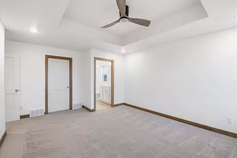 Bedroom - 569 Emerald Isle Ct, Wrightstown, WI 54180 photo 3 of 7