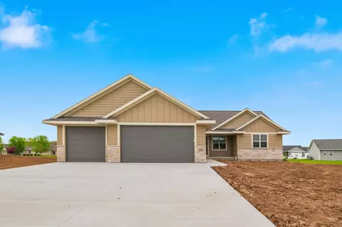 569 Emerald Isle Ct, Wrightstown, WI 54180