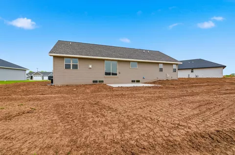 Exterior - 569 Emerald Isle Ct, Wrightstown, WI 54180 photo 5 of 6