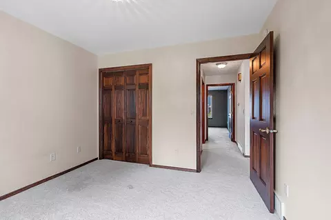 Bedroom - 923 W Windtree Dr, Appleton, WI 54914 photo 5 of 7