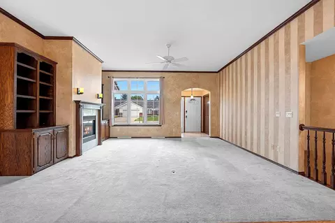 Living - 923 W Windtree Dr, Appleton, WI 54914 photo 3 of 7
