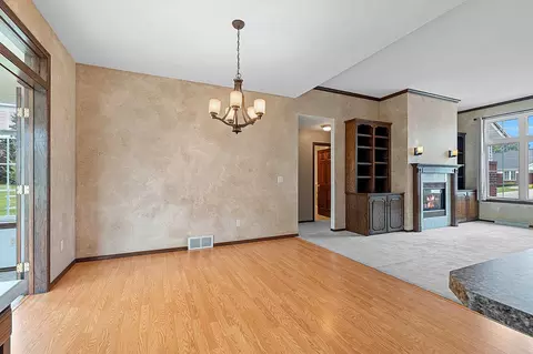 Living - 923 W Windtree Dr, Appleton, WI 54914 photo 6 of 7