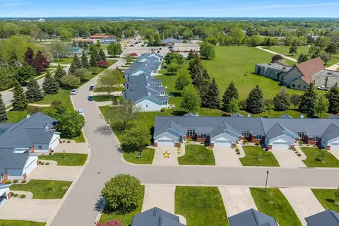 View/Area - 923 W Windtree Dr, Appleton, WI 54914 photo 1 of 13