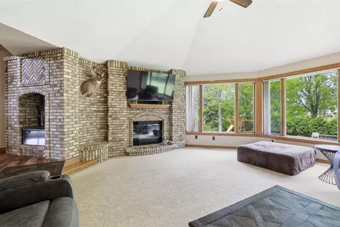 Living - n321 Stoney Brook Road, Appleton, WI 54915 photo 2 of 4