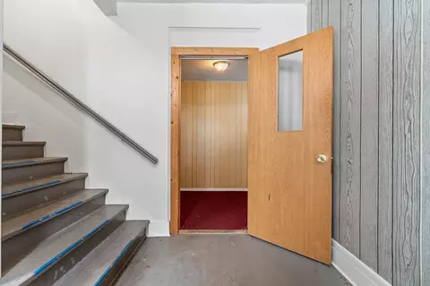Entry Way - 323 5th St, Algoma, WI 54201 photo 3 of 4