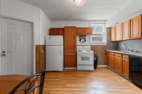 Kitchen - 323 5th St, Algoma, WI 54201 photo 1 of 4