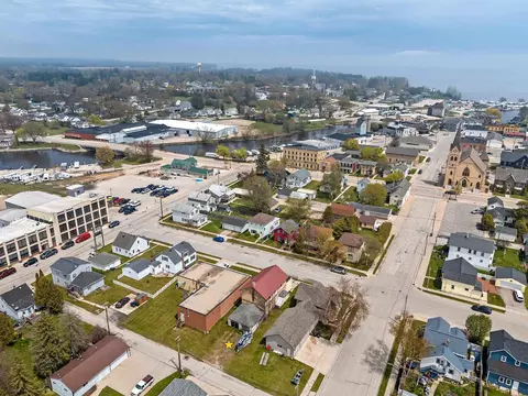 View/Area - 323 5th St, Algoma, WI 54201 photo 6 of 10