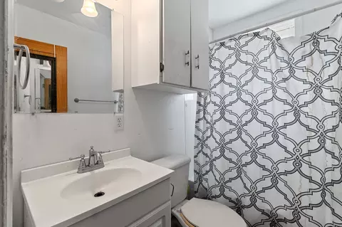 Bath - 323 5th St, Algoma, WI 54201 photo 1 of 2