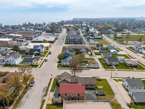 View/Area - 323 5th St, Algoma, WI 54201 photo 3 of 10