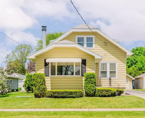 938 W 12th Ave, Oshkosh, WI 54902