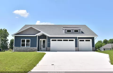 3208 Eclipse Dr, Green Bay, WI 54311