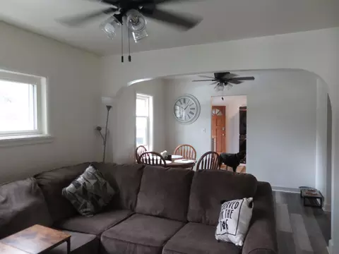 485 E State St, Iola, WI 54945 photo 3